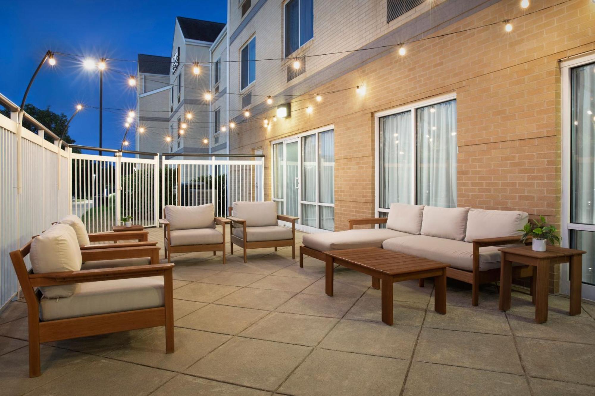Fairfield Inn & Suites Dulles Airport Sterling Exterior photo